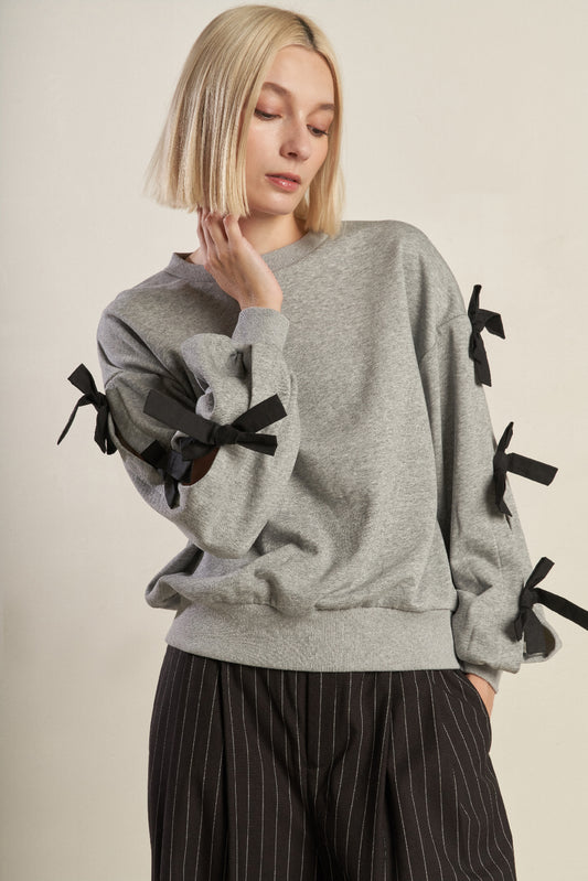 Drew Side Slit Bow Detail Long Sleeve Crewneck Sweatshirt - Gray Multi