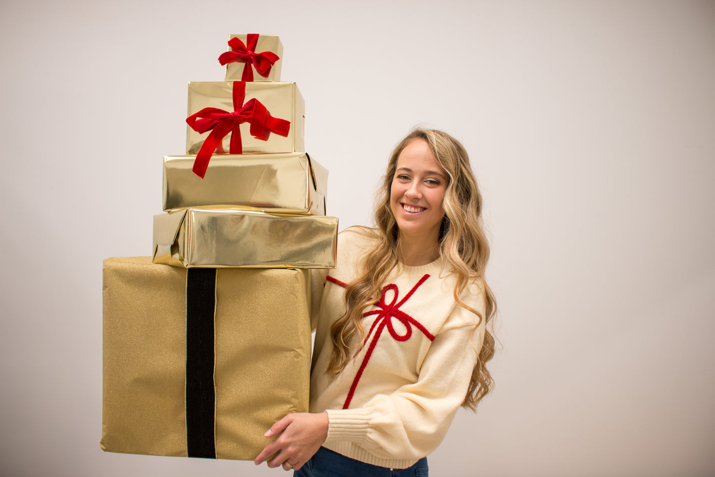 Present Curve Ribbon Bow Embellished Long Sleeve Sweater - Cream Red