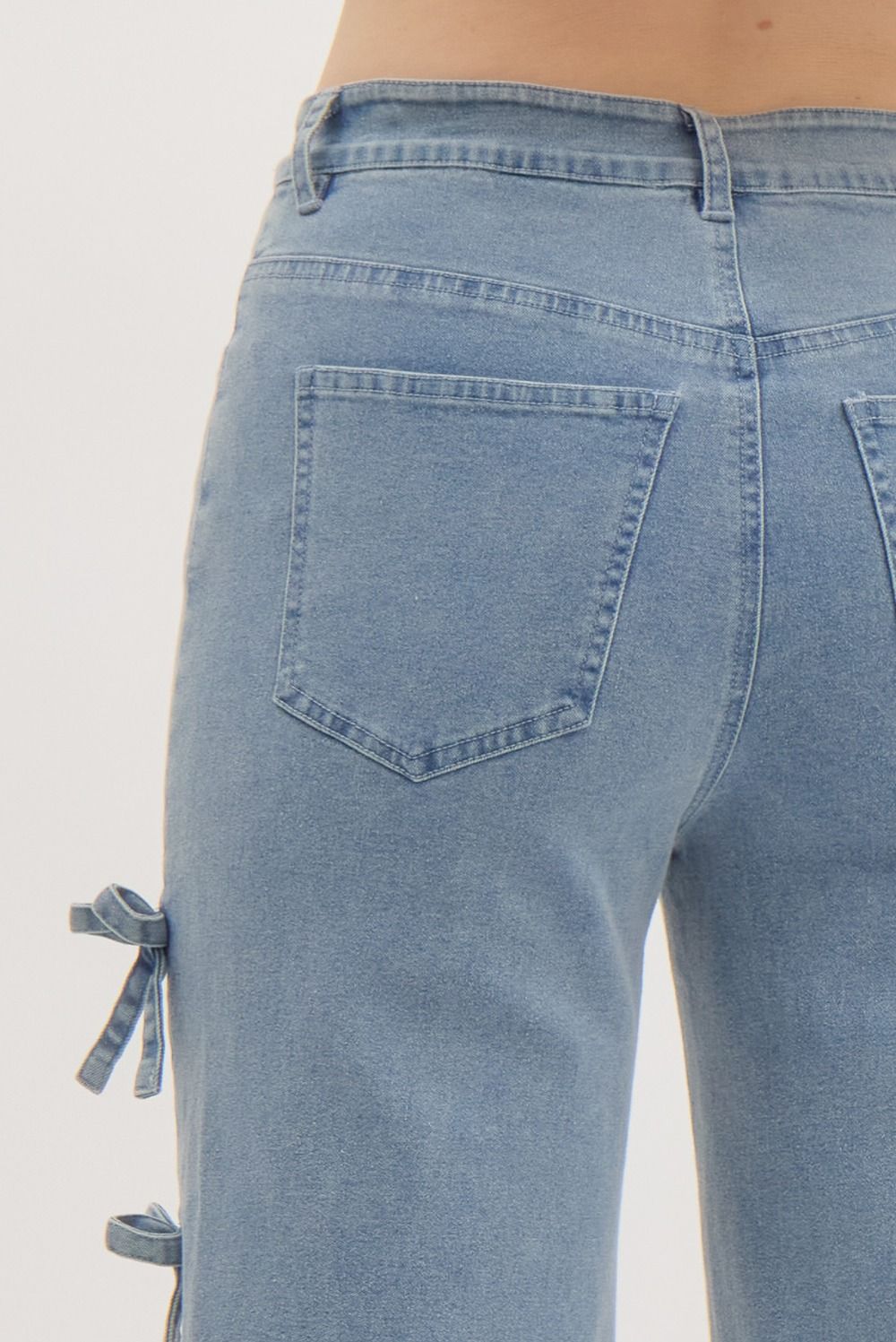 Bow Detail Cropped Mid-Rise Denim - Light Denim